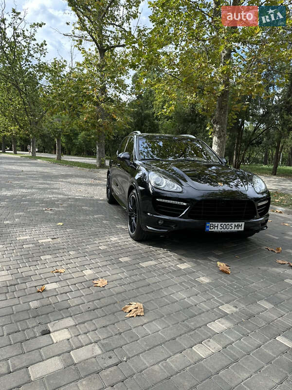 Позашляховик / Кросовер Porsche Cayenne 2010 в Одесі