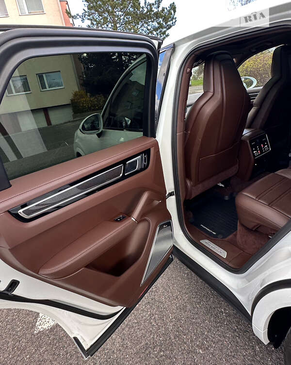 Позашляховик / Кросовер Porsche Cayenne 2018 в Києві