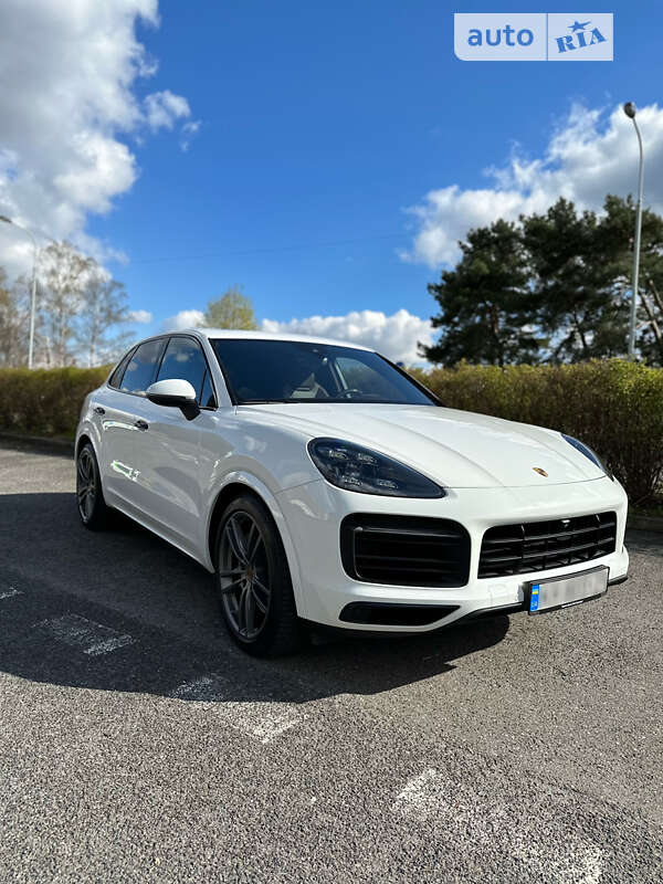 Внедорожник / Кроссовер Porsche Cayenne 2018 в 