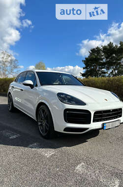 Внедорожник / Кроссовер Porsche Cayenne 2018 в 