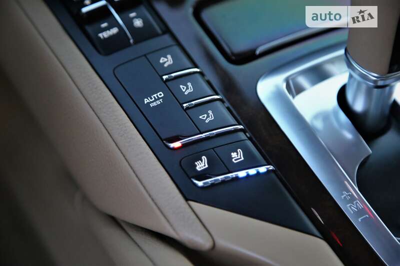 Внедорожник / Кроссовер Porsche Cayenne 2013 в Харькове