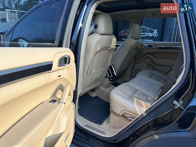 Позашляховик / Кросовер Porsche Cayenne 2010 в Вінниці