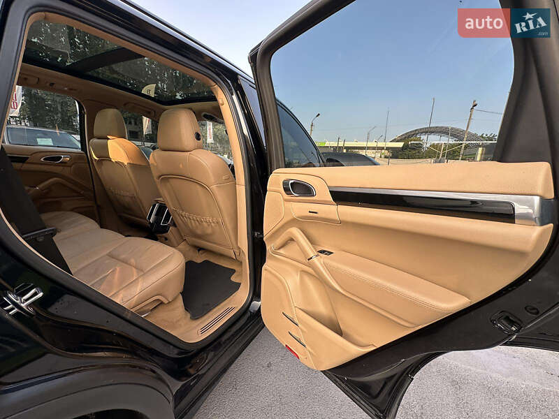 Позашляховик / Кросовер Porsche Cayenne 2010 в Вінниці