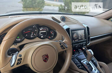 Внедорожник / Кроссовер Porsche Cayenne 2013 в Хмельницком