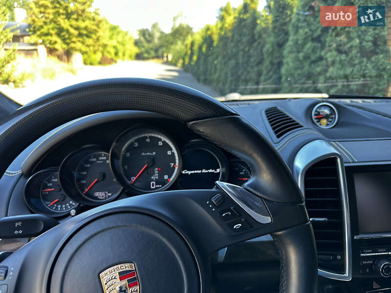 Внедорожник / Кроссовер Porsche Cayenne 2013 в Киеве