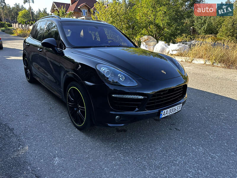 Внедорожник / Кроссовер Porsche Cayenne 2013 в Киеве
