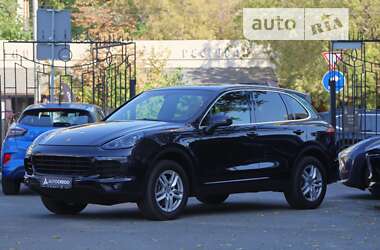 Внедорожник / Кроссовер Porsche Cayenne 2016 в 