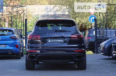Внедорожник / Кроссовер Porsche Cayenne 2016 в 