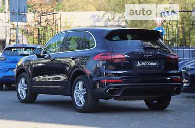 Внедорожник / Кроссовер Porsche Cayenne 2016 в 