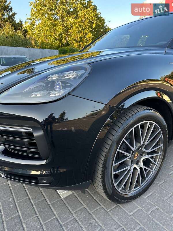 Внедорожник / Кроссовер Porsche Cayenne 2017 в Киеве