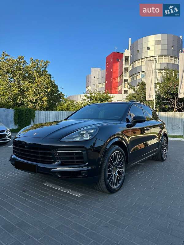 Внедорожник / Кроссовер Porsche Cayenne 2017 в Киеве