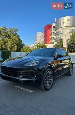 Внедорожник / Кроссовер Porsche Cayenne 2017 в 