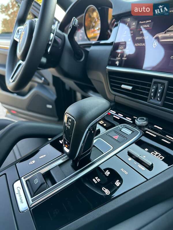 Внедорожник / Кроссовер Porsche Cayenne 2017 в Киеве