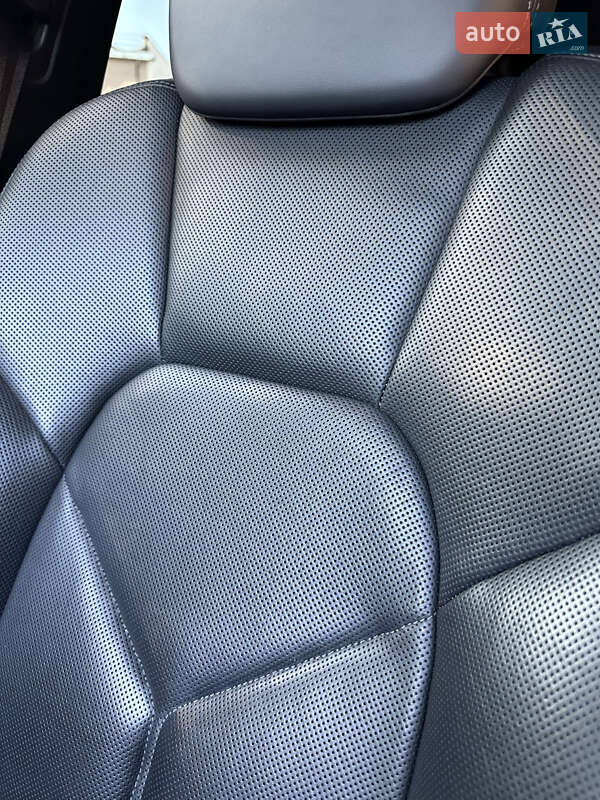 Внедорожник / Кроссовер Porsche Cayenne 2013 в Черновцах