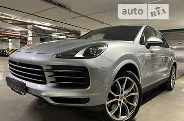 Porsche Cayenne 2021