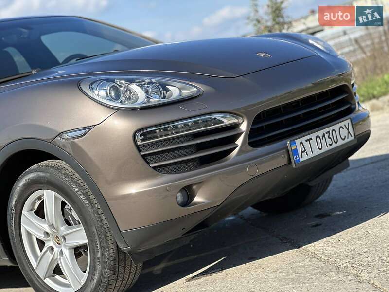 Внедорожник / Кроссовер Porsche Cayenne 2012 в Калуше
