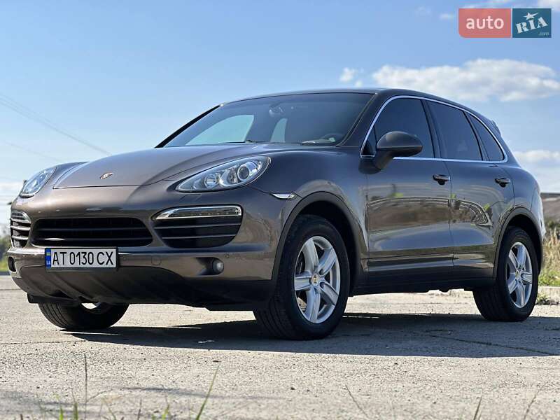 Внедорожник / Кроссовер Porsche Cayenne 2012 в Калуше