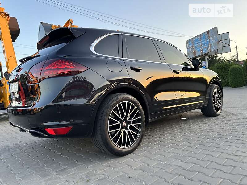 Внедорожник / Кроссовер Porsche Cayenne 2011 в Луцке