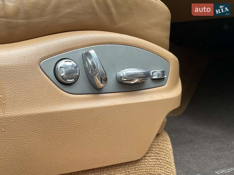 Внедорожник / Кроссовер Porsche Cayenne 2012 в Одессе