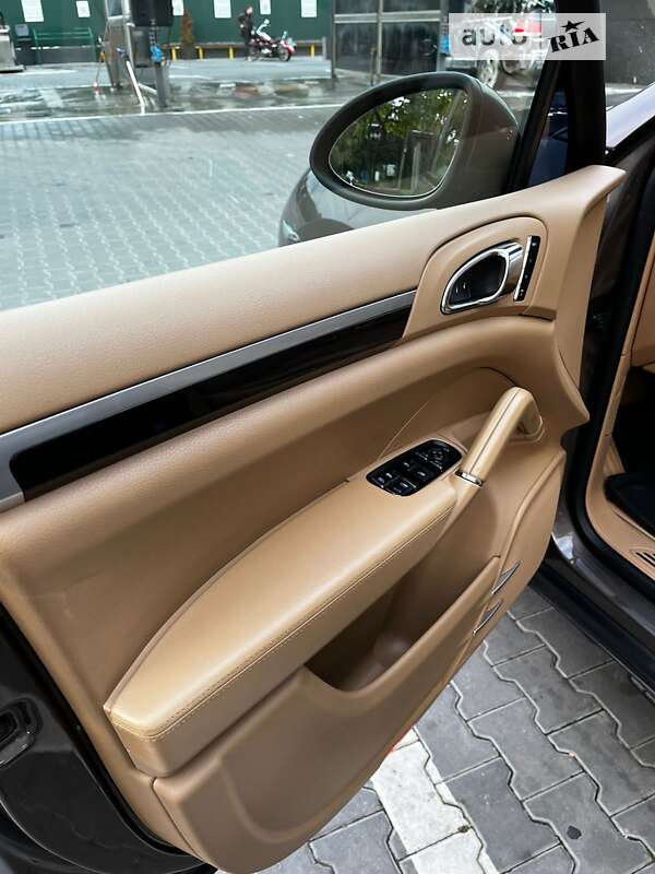 Внедорожник / Кроссовер Porsche Cayenne 2013 в Хмельницком
