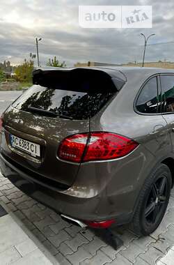 Внедорожник / Кроссовер Porsche Cayenne 2013 в 