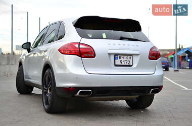 Позашляховик / Кросовер Porsche Cayenne 2012 в 