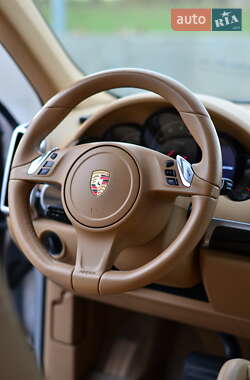 Позашляховик / Кросовер Porsche Cayenne 2012 в 