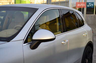 Позашляховик / Кросовер Porsche Cayenne 2012 в 