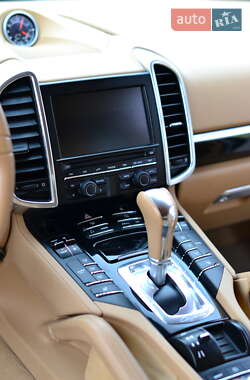 Позашляховик / Кросовер Porsche Cayenne 2012 в 