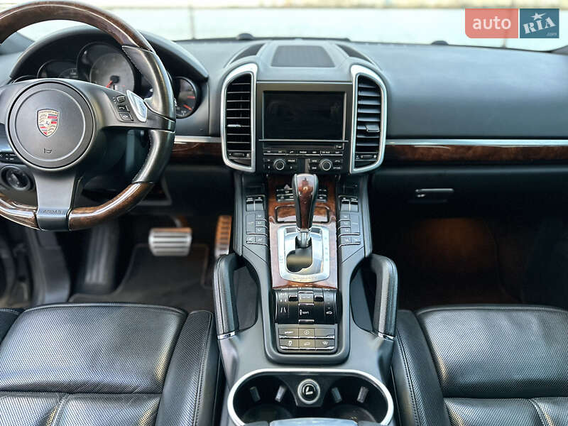 Внедорожник / Кроссовер Porsche Cayenne 2011 в Днепре