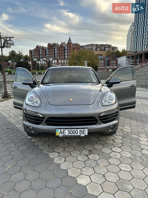 Внедорожник / Кроссовер Porsche Cayenne 2011 в Днепре