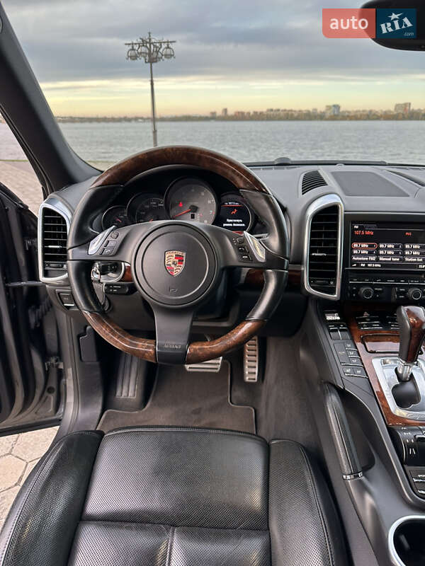 Внедорожник / Кроссовер Porsche Cayenne 2011 в Днепре