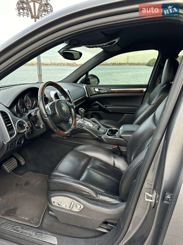 Внедорожник / Кроссовер Porsche Cayenne 2011 в Днепре