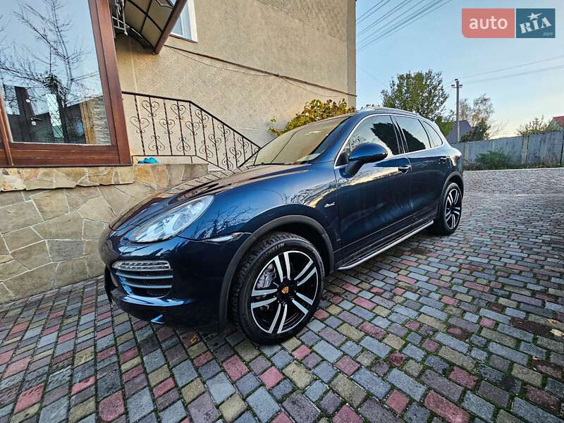 Внедорожник / Кроссовер Porsche Cayenne 2013 в Остроге