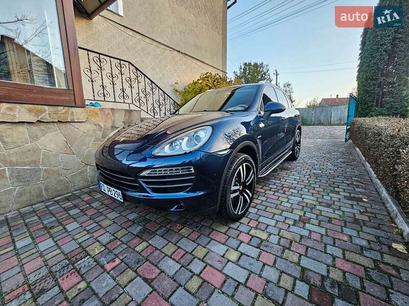 Внедорожник / Кроссовер Porsche Cayenne 2013 в Остроге