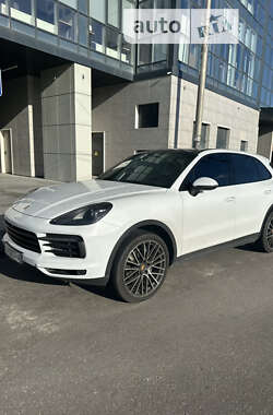 Внедорожник / Кроссовер Porsche Cayenne 2019 в Киеве