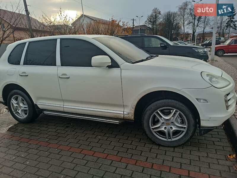 Позашляховик / Кросовер Porsche Cayenne 2008 в Сваляві