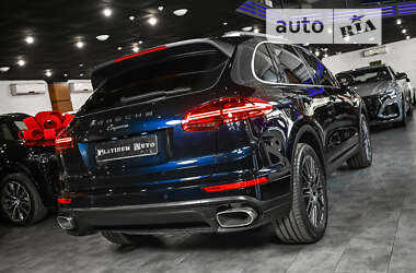 Позашляховик / Кросовер Porsche Cayenne 2016 в 