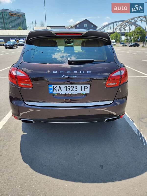 Внедорожник / Кроссовер Porsche Cayenne 2014 в Киеве
