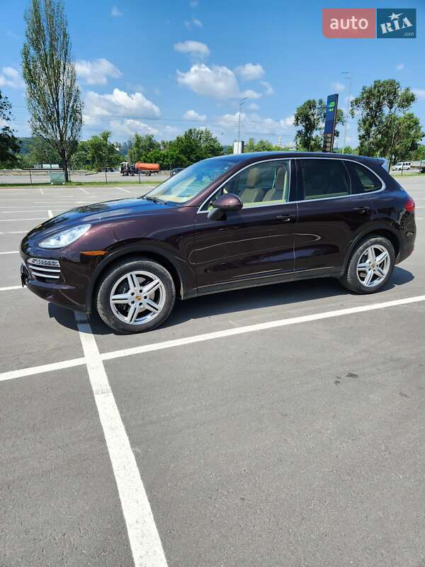 Внедорожник / Кроссовер Porsche Cayenne 2014 в Киеве