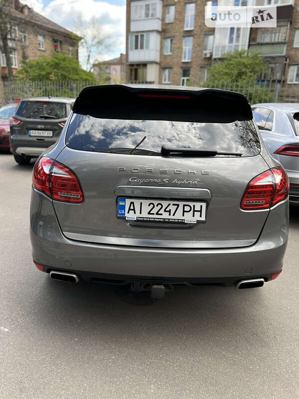 Позашляховик / Кросовер Porsche Cayenne 2012 в Києві