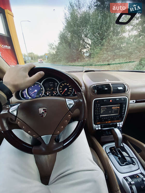 Внедорожник / Кроссовер Porsche Cayenne 2004 в Черновцах