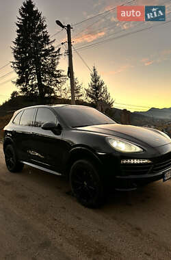 Внедорожник / Кроссовер Porsche Cayenne 2012 в Верховине