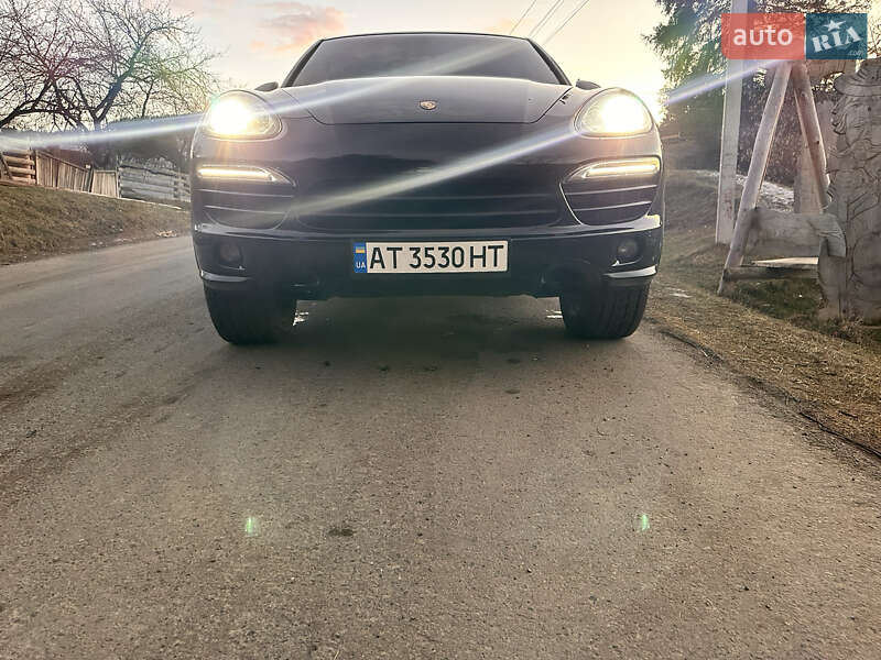 Внедорожник / Кроссовер Porsche Cayenne 2012 в Верховине