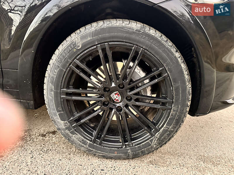 Внедорожник / Кроссовер Porsche Cayenne 2012 в Верховине