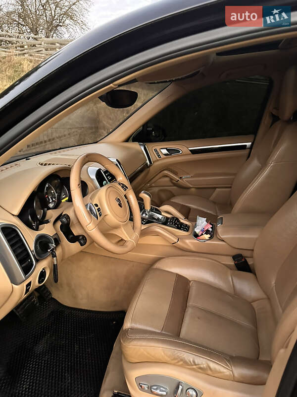 Внедорожник / Кроссовер Porsche Cayenne 2012 в Верховине