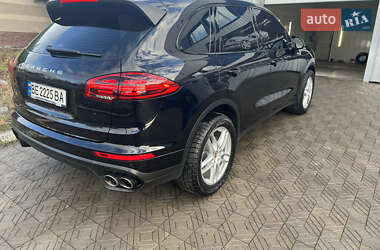 Внедорожник / Кроссовер Porsche Cayenne 2015 в Николаеве