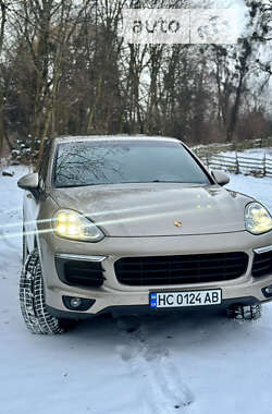 Внедорожник / Кроссовер Porsche Cayenne 2015 в Львове