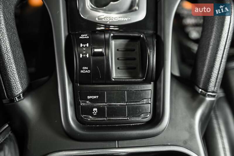 Внедорожник / Кроссовер Porsche Cayenne 2013 в Одессе