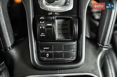 Внедорожник / Кроссовер Porsche Cayenne 2013 в 